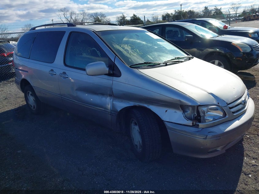 2003 TOYOTA SIENNA