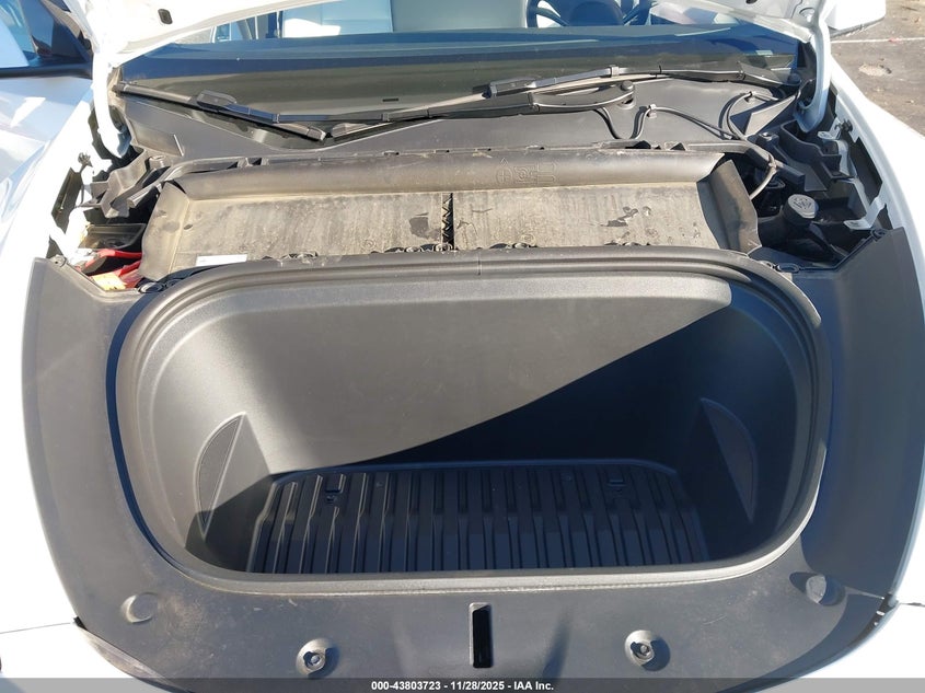 2023 Tesla Model Y Awd/Long Range Dual Motor All-Wheel Drive VIN: 7SAYGDEE0PF960363 Lot: 43803723