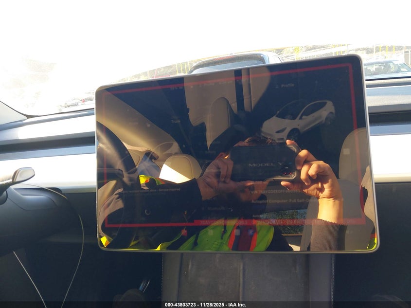 2023 Tesla Model Y Awd/Long Range Dual Motor All-Wheel Drive VIN: 7SAYGDEE0PF960363 Lot: 43803723