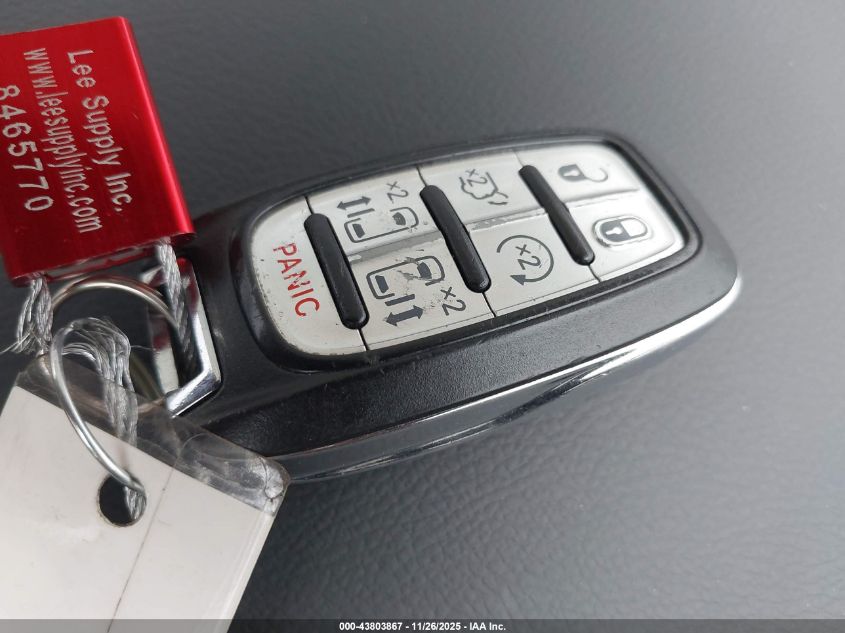 2017 Chrysler Pacifica Touring-L VIN: 2C4RC1BG8HR757017 Lot: 43803867