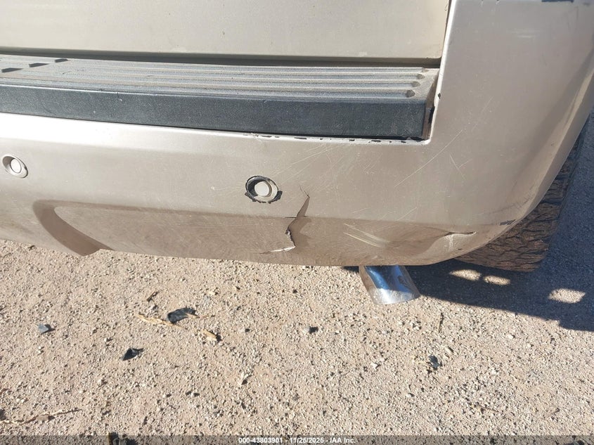 2007 Chevrolet Tahoe Ls VIN: 1GNFC13067R228696 Lot: 43803901