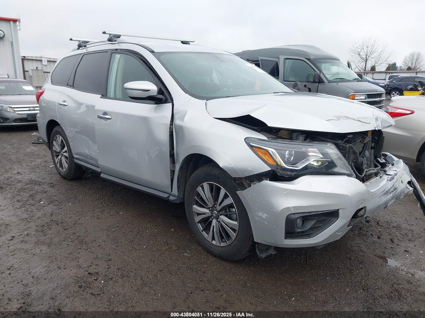 NISSAN PATHFINDER SV