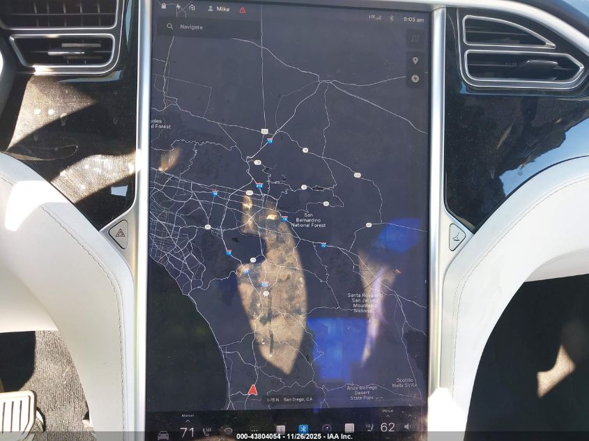 2018 Tesla Model X 100D/75D/P100D VIN: 5YJXCBE29JF090733 Lot: 43804054