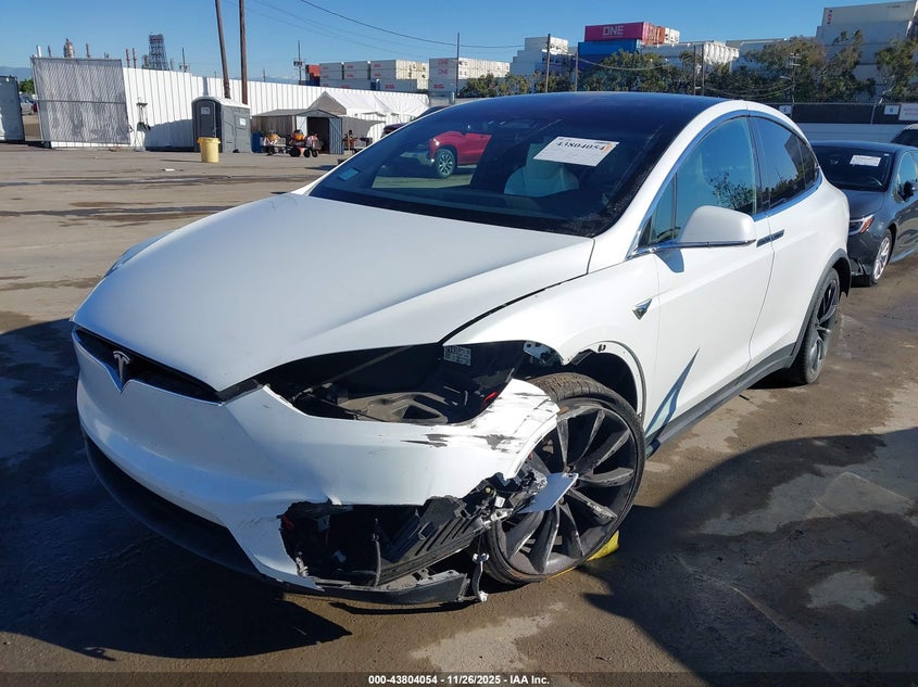 2018 Tesla Model X 100D/75D/P100D VIN: 5YJXCBE29JF090733 Lot: 43804054