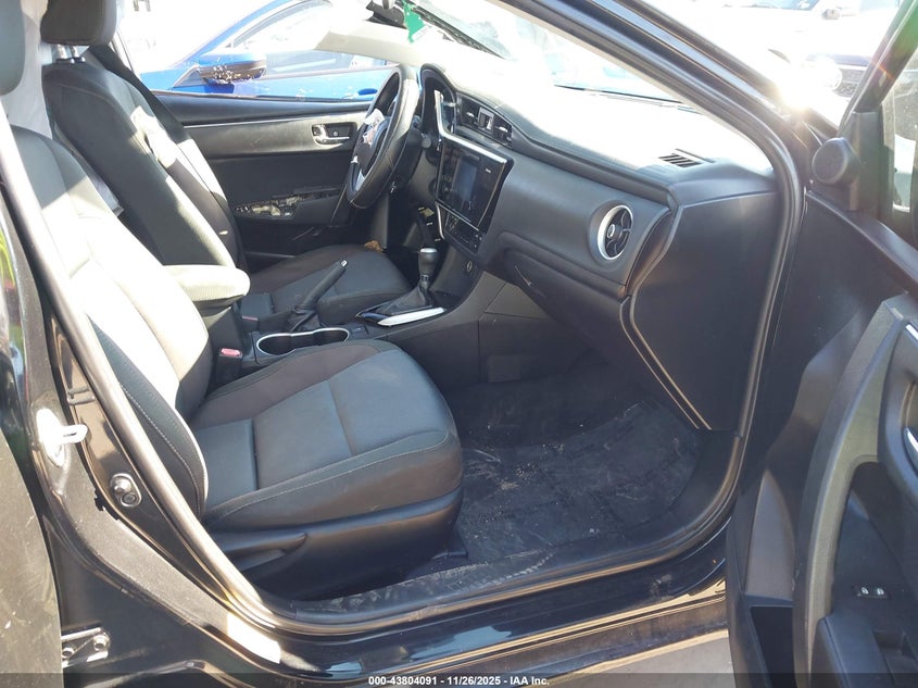 2017 Toyota Corolla Le VIN: 5YFBURHE3HP723831 Lot: 43804091