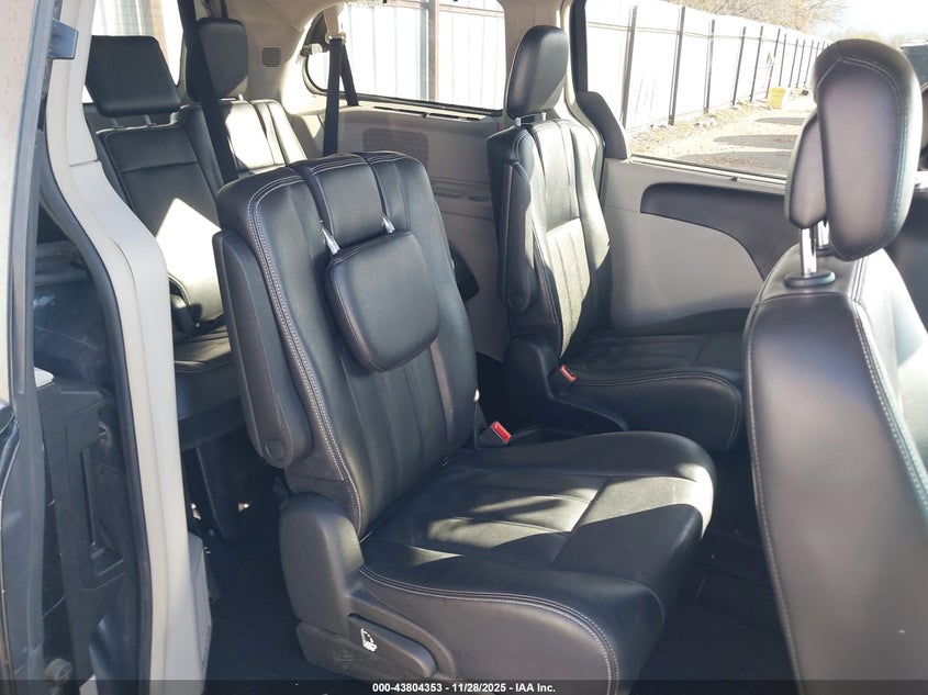 2013 Chrysler Town & Country Touring VIN: 2C4RC1BG7DR559572 Lot: 43804353