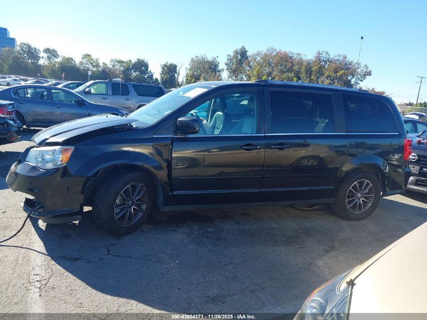 2017 Dodge Grand Caravan Sxt VIN: 2C4RDGCGXHR611779 Lot: 43804371