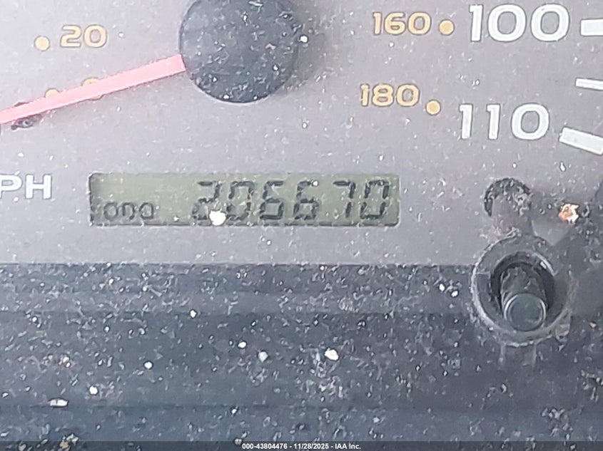 2001 Toyota Sequoia Limited V8 VIN: 5TDBT48A11S003945 Lot: 43804476