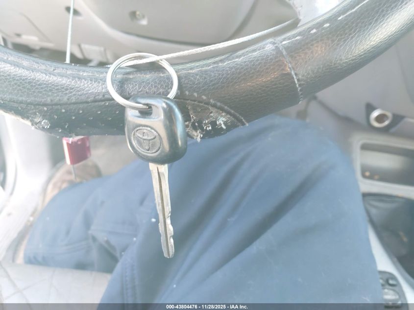 2001 Toyota Sequoia Limited V8 VIN: 5TDBT48A11S003945 Lot: 43804476