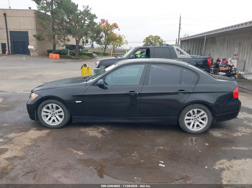 2007 BMW 328I VIN: WBAVA33527KX81661 Lot: 43804652