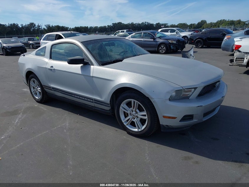 FORD MUSTANG V6/V6 PREMIUM