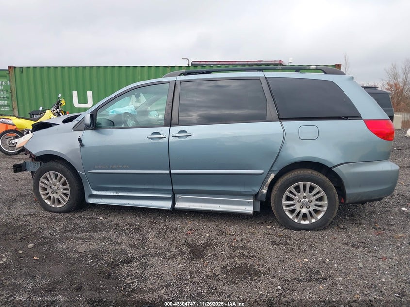 2008 Toyota Sienna VIN: 5TDZK22C88S212139 Lot: 43804747