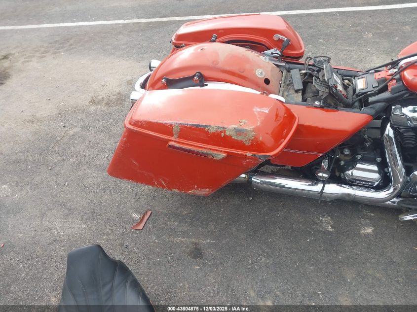 2017 Harley-Davidson Flhx Street Glide VIN: 1HD1KBC17HB663790 Lot: 43804875