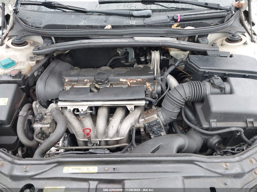 2001 Volvo V70 2.4/2.4 M Sr (Discontinued) VIN: YV1SW61R412105454 Lot: 43804899