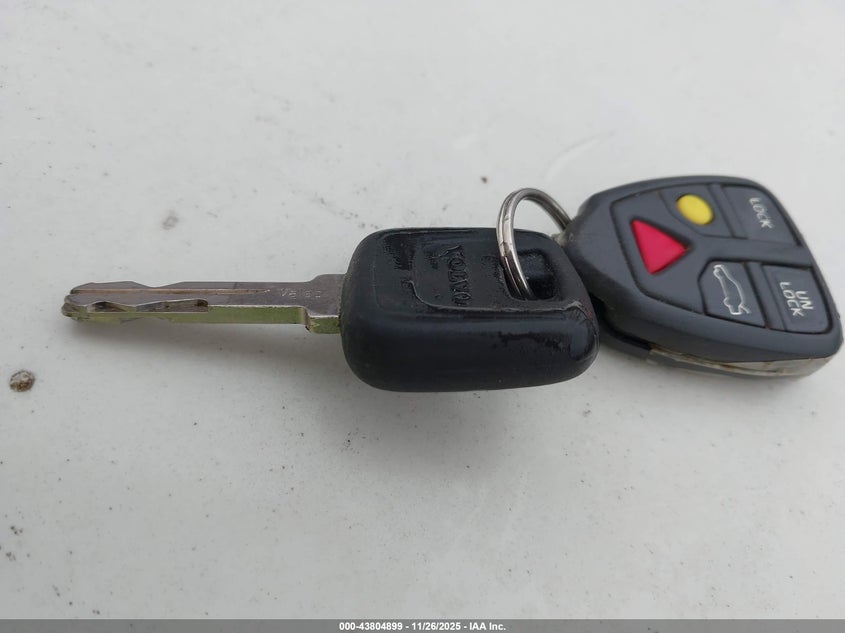 2001 Volvo V70 2.4/2.4 M Sr (Discontinued) VIN: YV1SW61R412105454 Lot: 43804899