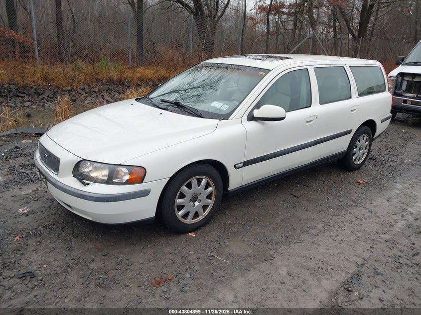 YV1SW61R412105454 2001 VOLVO V70 photo no. 2