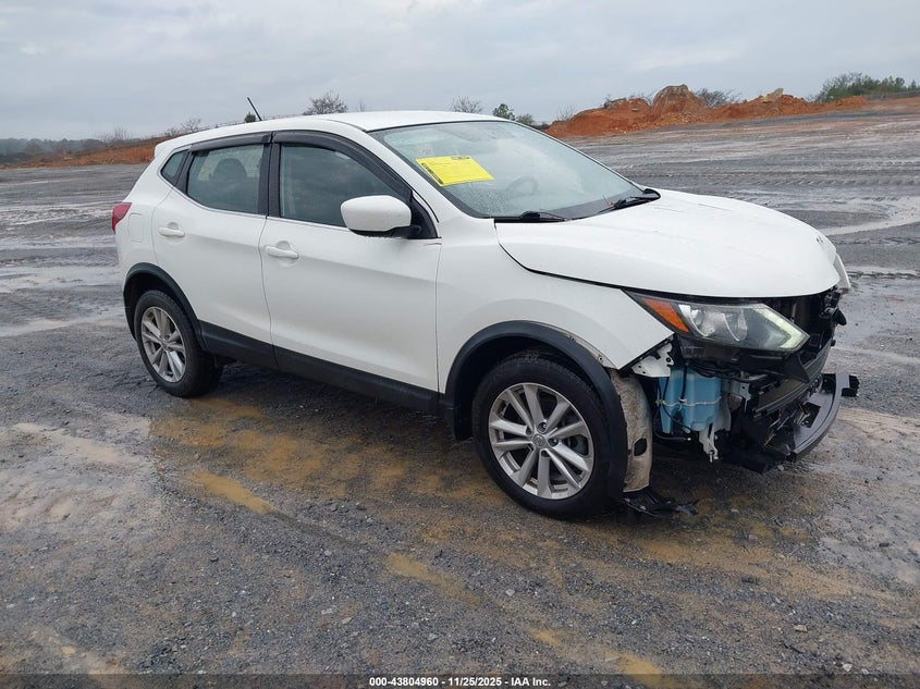 NISSAN ROGUE SPORT S