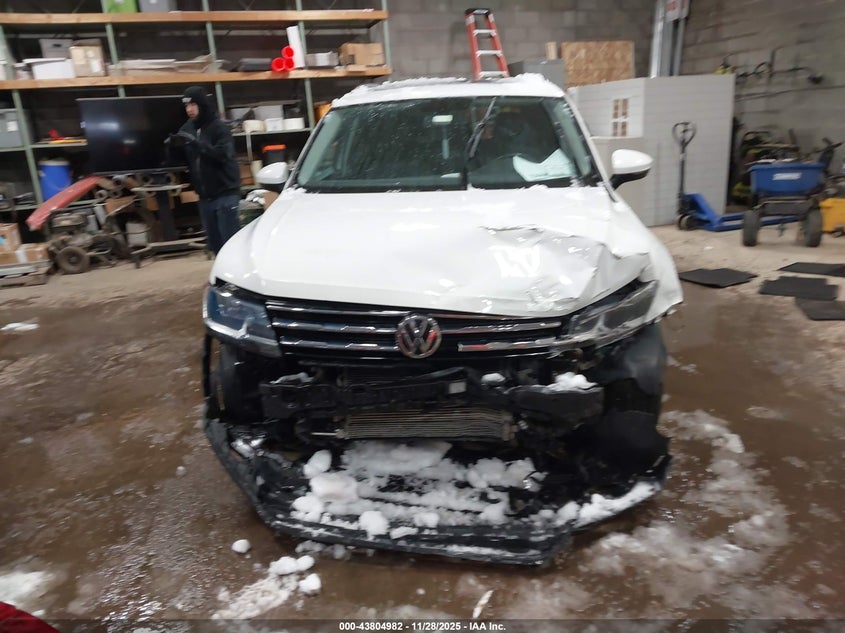 2019 Volkswagen Tiguan 2.0T Se/2.0T Sel/2.0T Sel R-Line/2.0T Sel R-Line Black VIN: 3VV2B7AX1KM150949 Lot: 43804982