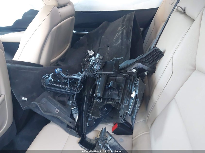 2024 Cadillac Xt4 Fwd Luxury VIN: 1GYAZAR45RF244379 Lot: 43804984