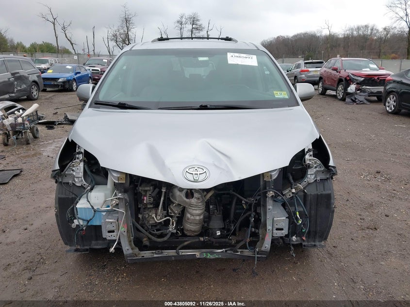 2017 Toyota Sienna Xle Premium 8 Passenger VIN: 5TDYZ3DC2HS777237 Lot: 43805092