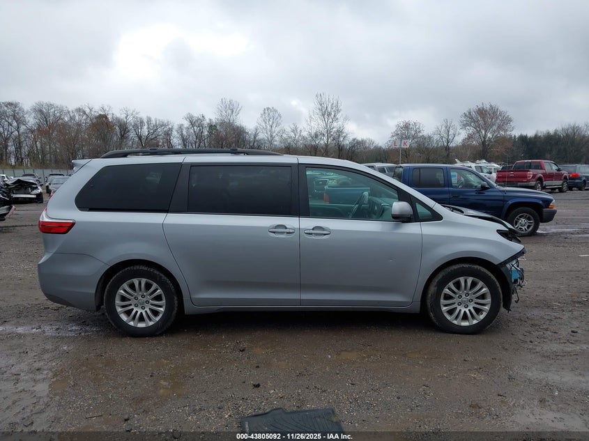2017 Toyota Sienna Xle Premium 8 Passenger VIN: 5TDYZ3DC2HS777237 Lot: 43805092