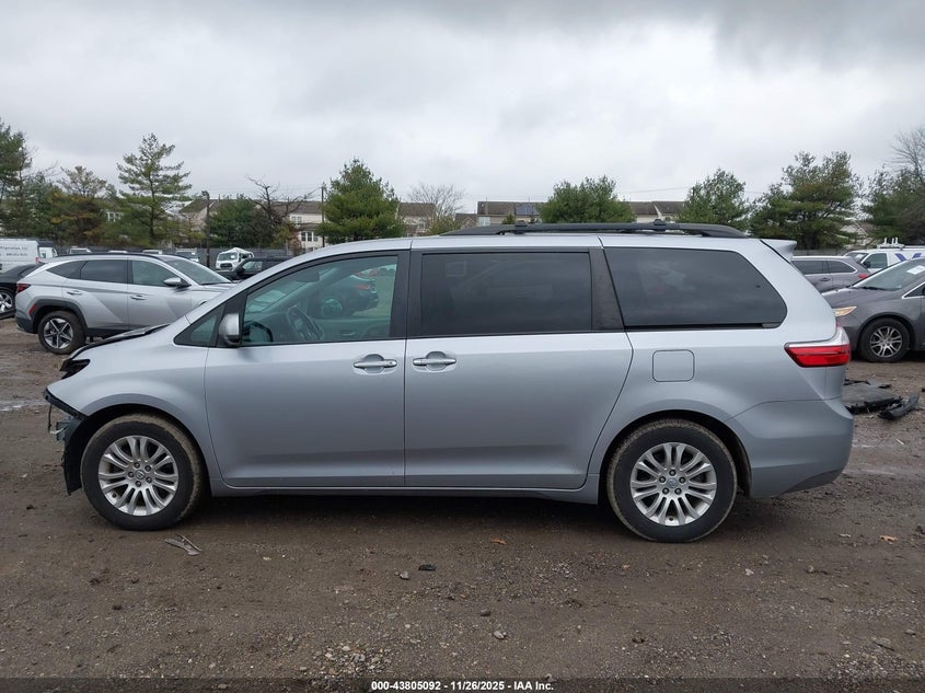 2017 Toyota Sienna Xle Premium 8 Passenger VIN: 5TDYZ3DC2HS777237 Lot: 43805092