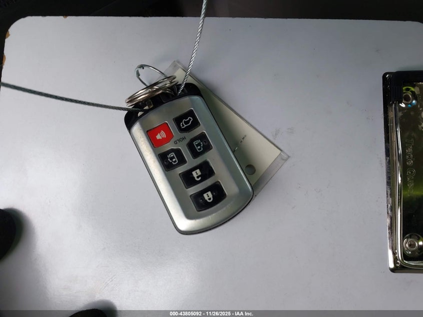 2017 Toyota Sienna Xle Premium 8 Passenger VIN: 5TDYZ3DC2HS777237 Lot: 43805092