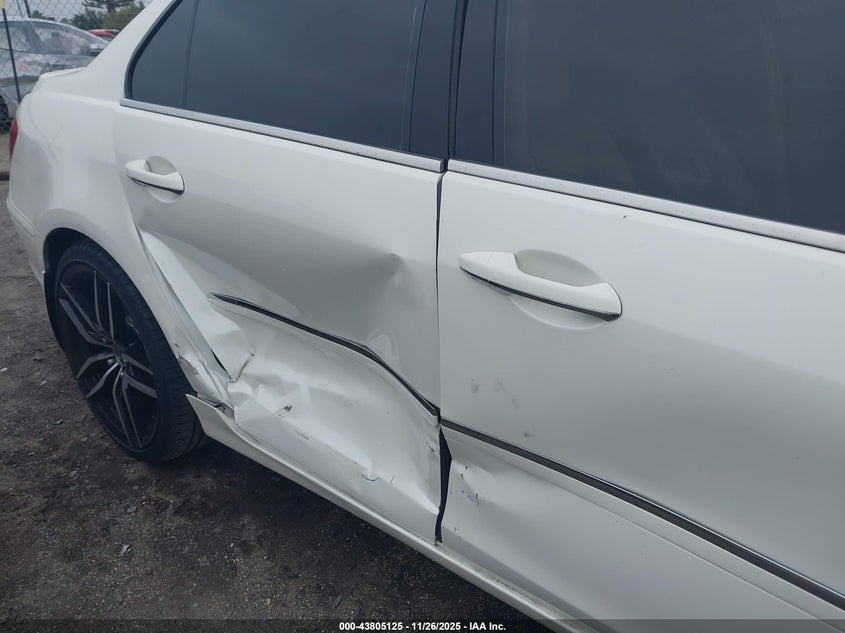 2005 Acura Rl 3.5 VIN: JH4KB16505C003674 Lot: 43805125