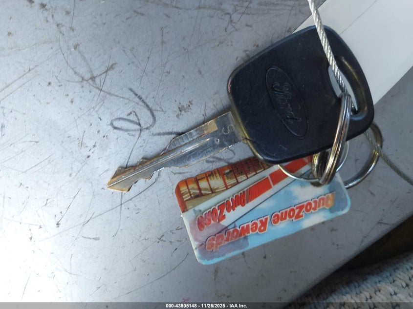 2000 Ford F-150 Work Series/Xl/Xlt VIN: 1FTRF17L5YNB00637 Lot: 43805148