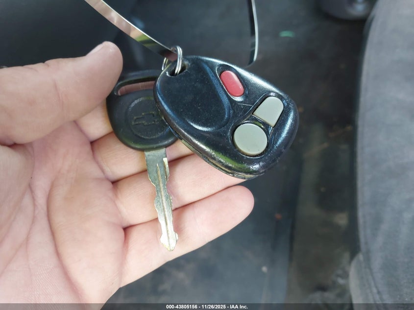 2001 Chevrolet Silverado 1500 Ls VIN: 2GCEC19V211361642 Lot: 43805156