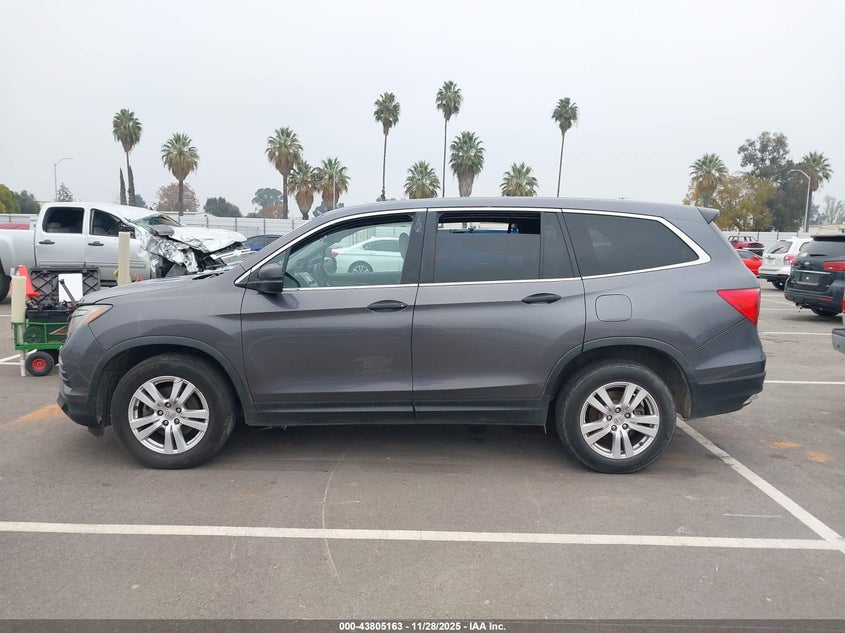 2017 Honda Pilot Lx VIN: 5FNYF5H1XHB031149 Lot: 43805163