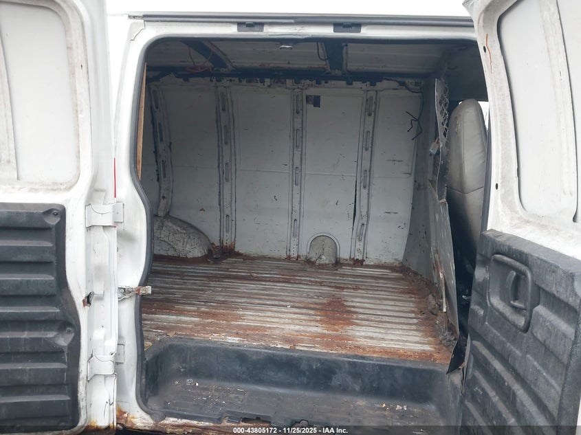 2008 Chevrolet Express Work Van VIN: 1GCGG25C581221558 Lot: 43805172