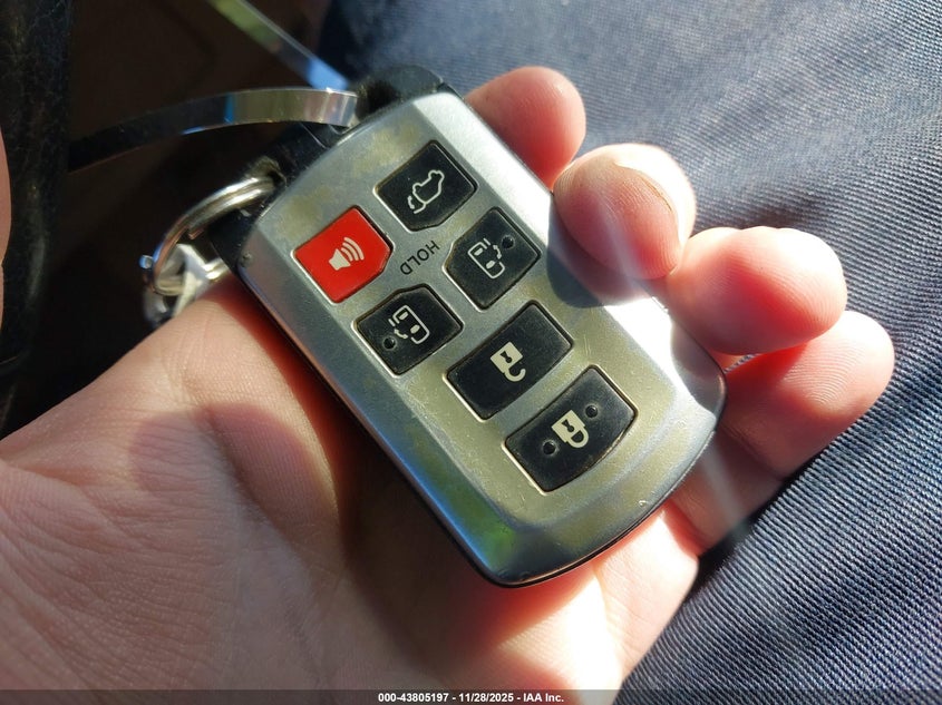 2015 Toyota Sienna Xle 8 Passenger VIN: 5TDYK3DC0FS579189 Lot: 43805197