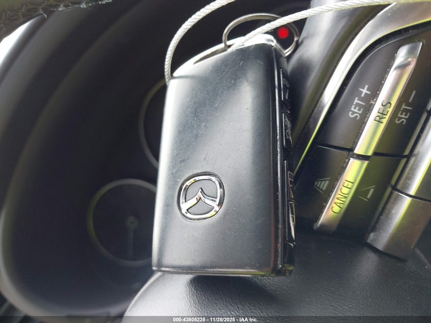 2022 Mazda Mazda3 Carbon Edition VIN: 3MZBPACL5NM309352 Lot: 43805225