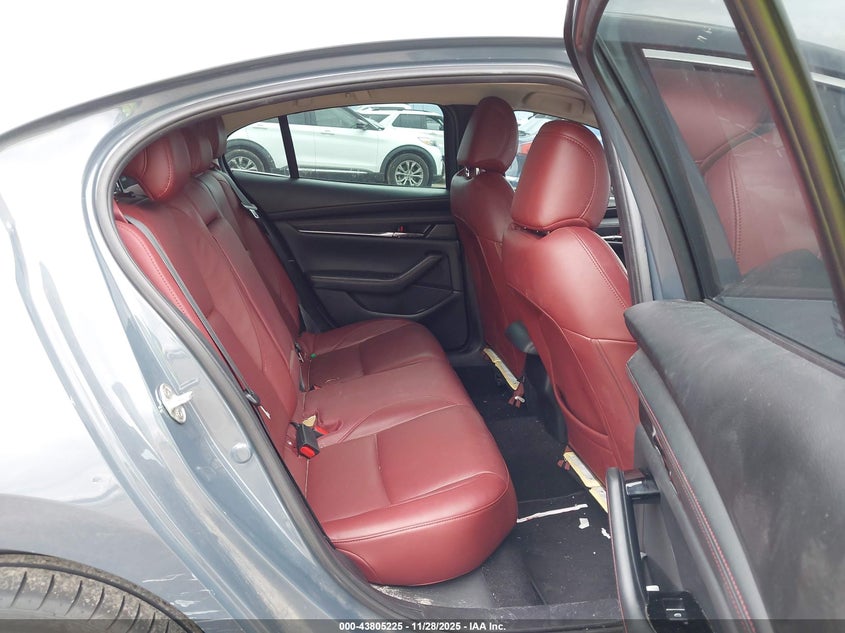 2022 Mazda Mazda3 Carbon Edition VIN: 3MZBPACL5NM309352 Lot: 43805225