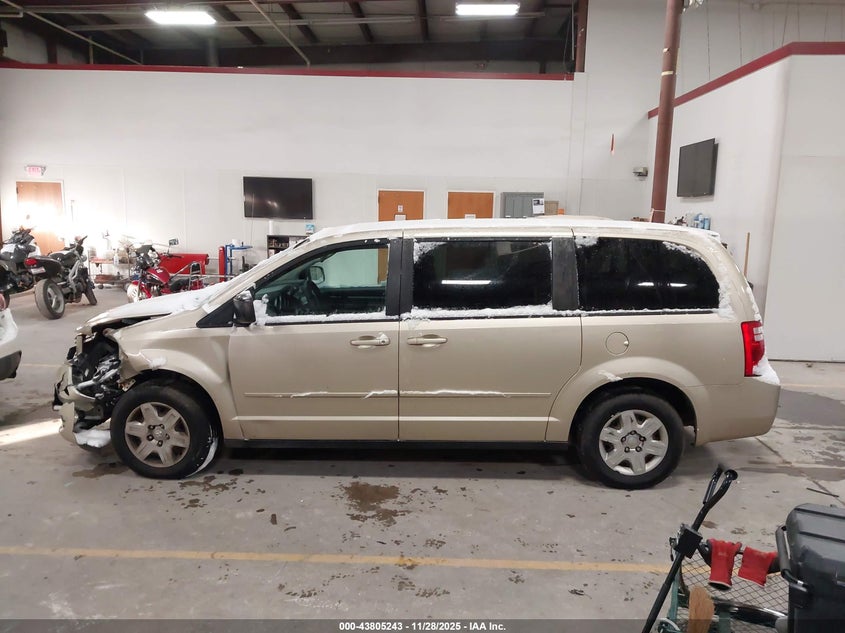 2010 Dodge Grand Caravan Se VIN: 2D4RN4DE2AR327063 Lot: 43805243