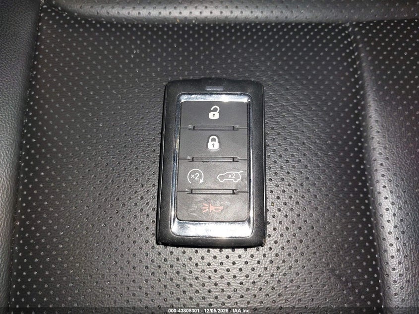 JEEP GRAND CHEROKEE 4XE - zdjęcie 11