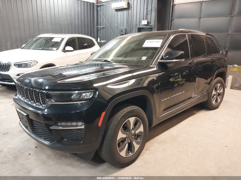 2024 JEEP GRAND CHEROKEE 4XE auction photo 2