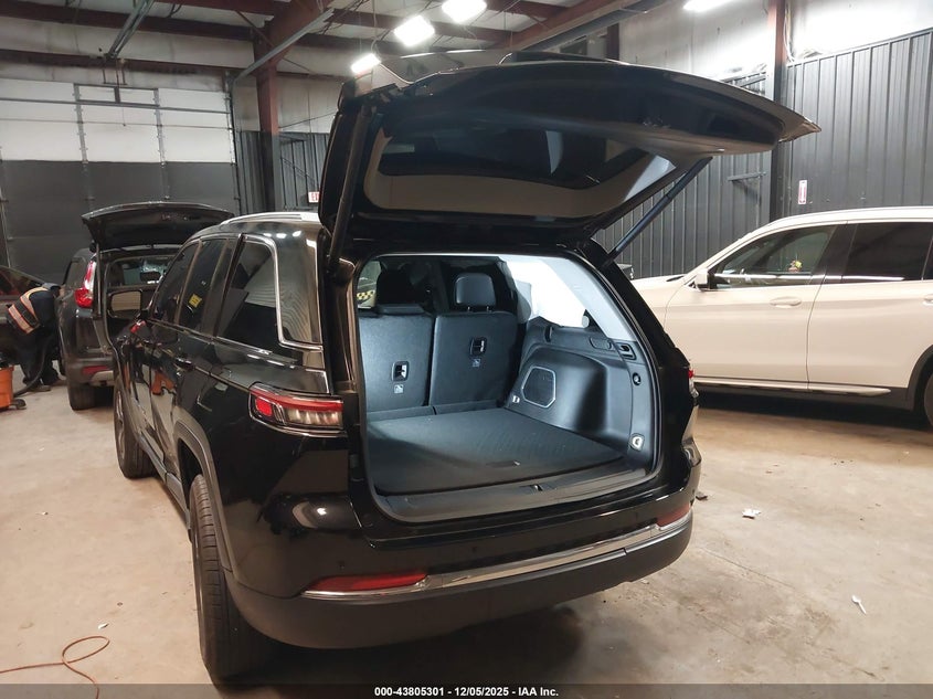 2024 JEEP GRAND CHEROKEE 4XE auction photo 3