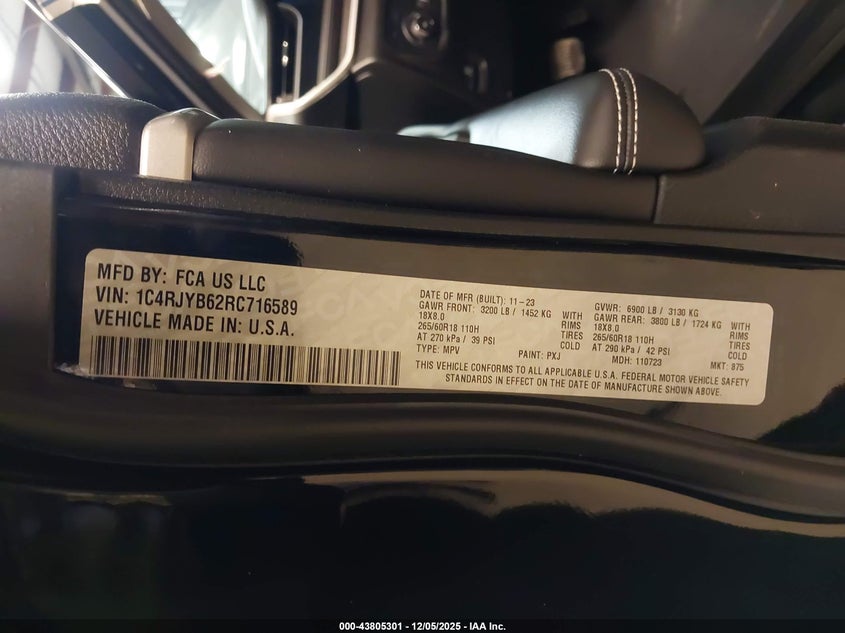 JEEP GRAND CHEROKEE 4XE - zdjęcie 9