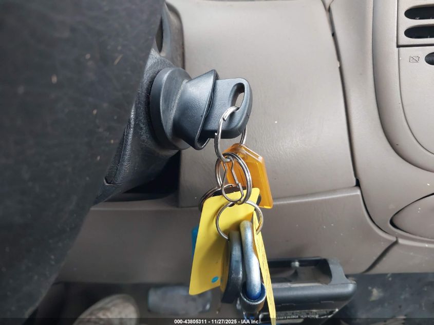 2001 Ford F-150 VIN: 1FTRF17L6ZNB97479 Lot: 43805311