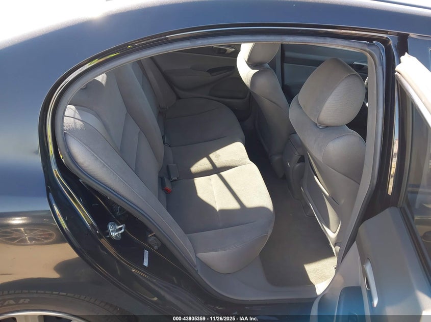 2007 Honda Civic Lx VIN: 1HGFA16547L070370 Lot: 43805359