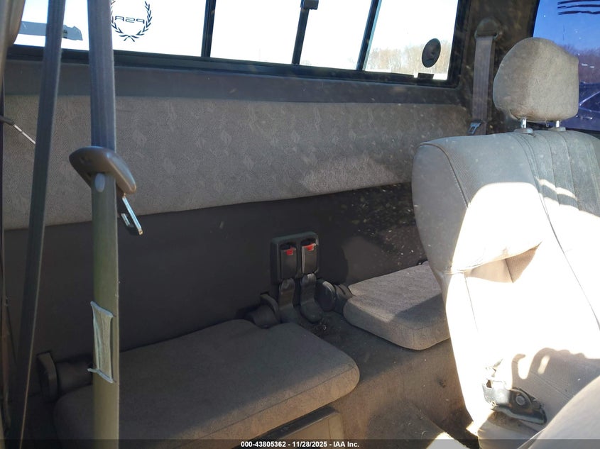 2000 Toyota Tacoma Base V6 VIN: 4TAWN72N4YZ634153 Lot: 43805362