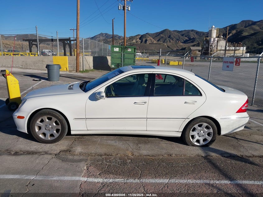 2005 Mercedes-Benz C 240 Luxury VIN: WDBRF61J95A676530 Lot: 43805505