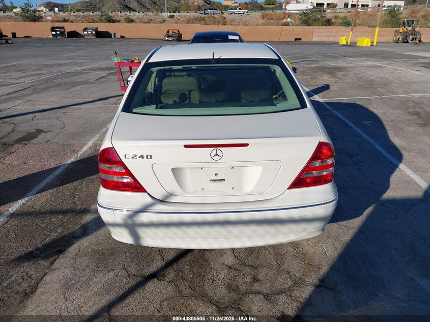 2005 Mercedes-Benz C 240 Luxury VIN: WDBRF61J95A676530 Lot: 43805505