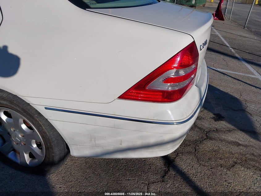 2005 Mercedes-Benz C 240 Luxury VIN: WDBRF61J95A676530 Lot: 43805505