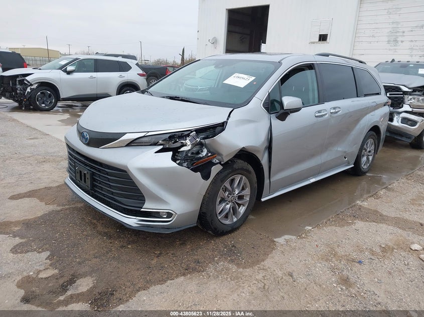 5TDYRKEC3RS196517 2024 TOYOTA SIENNA photo no. 2