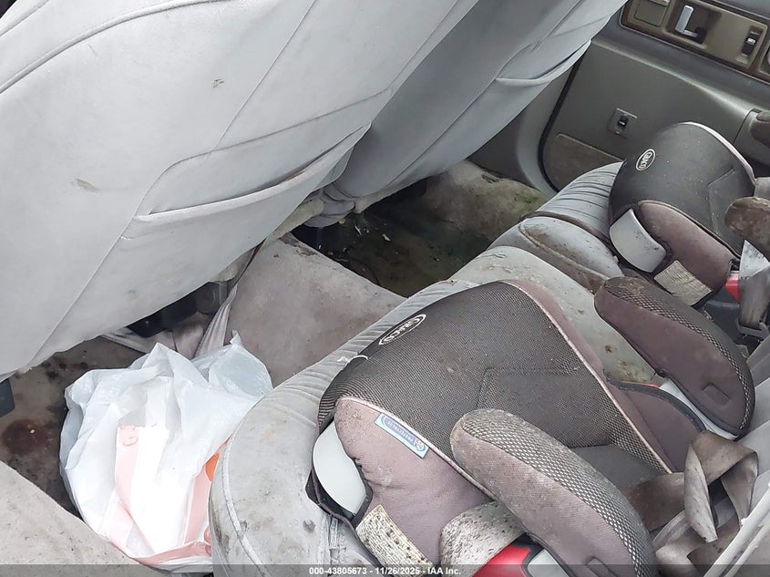 1992 Buick Roadmaster VIN: 1G4BN5377NR440652 Lot: 43805673