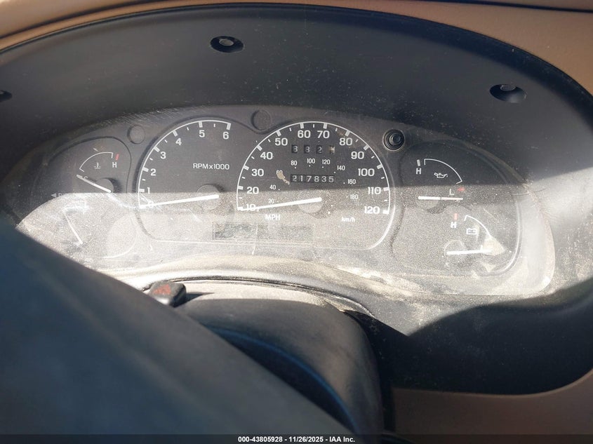 1998 Mazda B2500 Se VIN: 4F4YR16C3WTM32015 Lot: 43805928