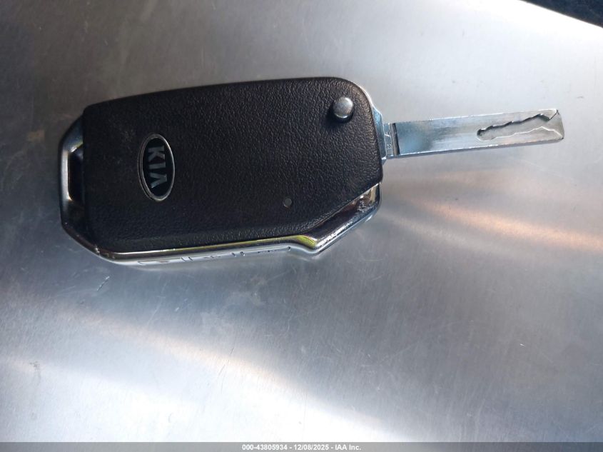 2020 Kia Forte Lxs VIN: 3KPF24AD5LE217083 Lot: 43805934